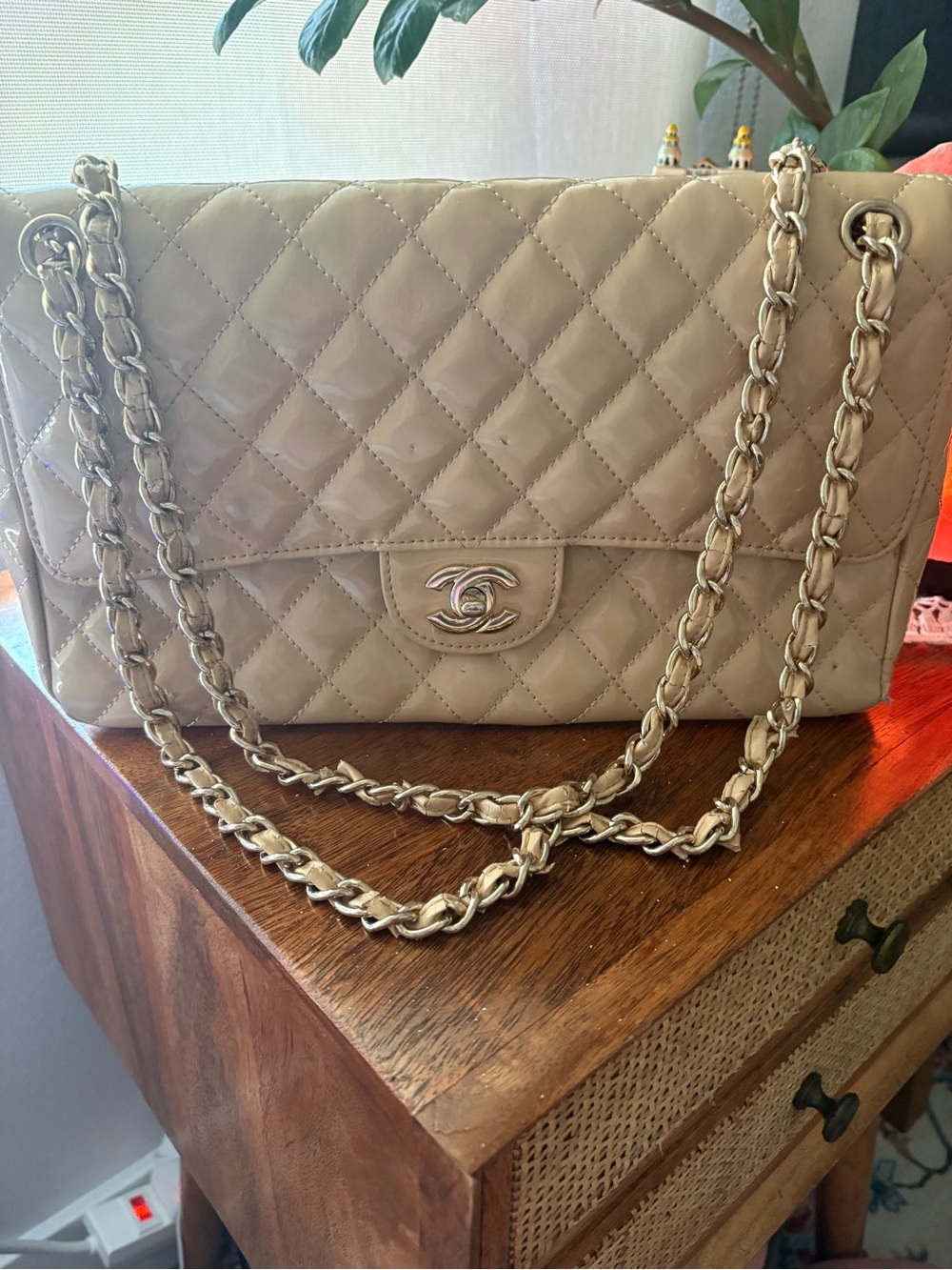 CHANEL Quilted Beige Leather Shoulder Bag with Gold Chain